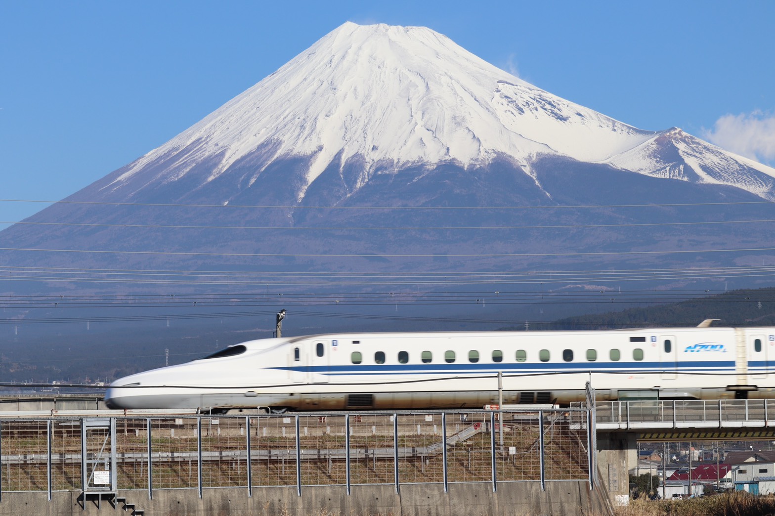 3-landmark-hotels-along-japan-s-iconic-tokaido-sanyo-shinkansen-line