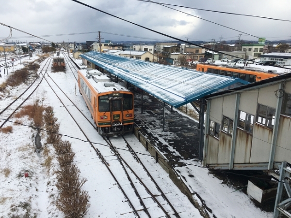 Of stoves, literary giants, and rustic buildings: Riding the Tsugaru Railway Line