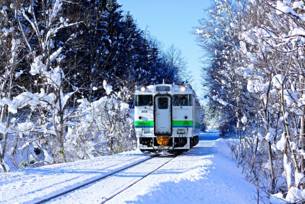 Winter Wonder-ride: 5 most beautiful and scenic winter train lines in Japan